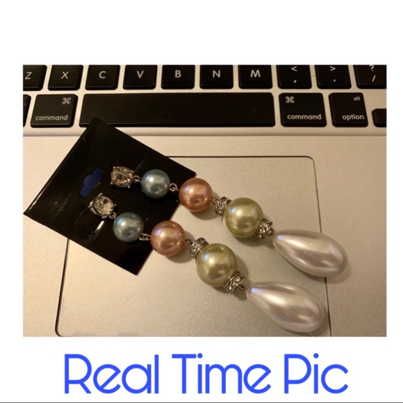 Oversized Pastel Pearl Strand Earrings - Picture 4 of 4